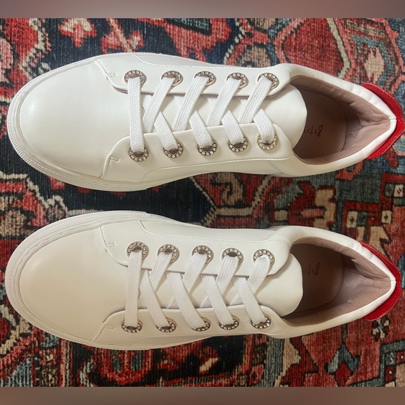 NWB/NWT Betsey Johnson White Sneakers with Red Heart heel Presley - Picture 8 of 11